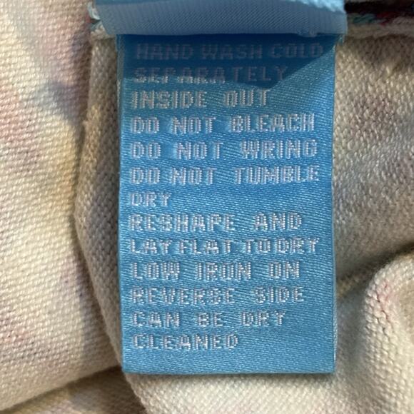 J McLaughlin Animal Print Lightweight Sweater Large Red & Blue Catalina Cloth - Picture 7 of 8